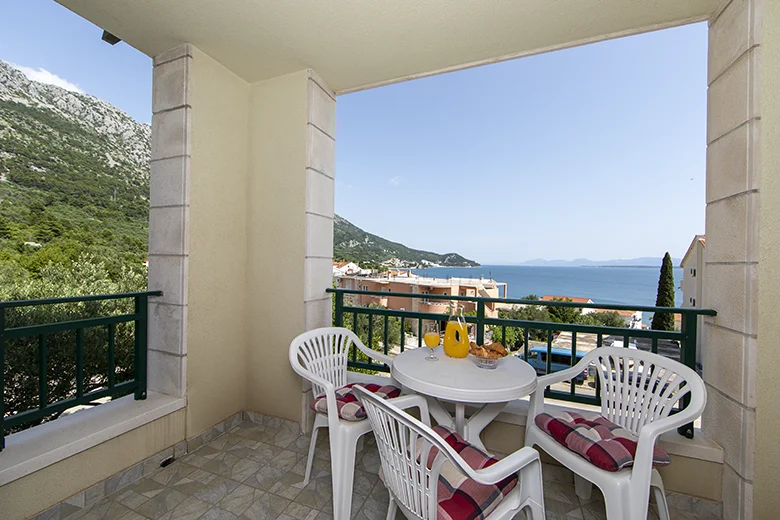 apartments Adriatic, Igrane - balcony with seaview