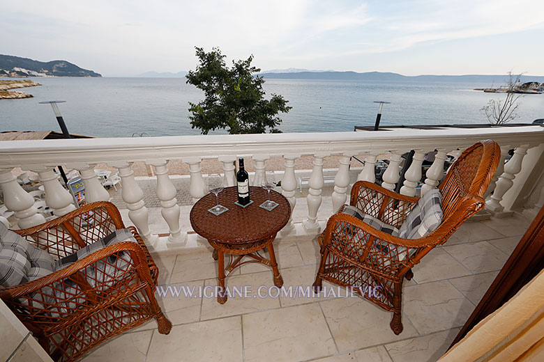 apartments Mihaljevi, Igrane - balcony with sea view