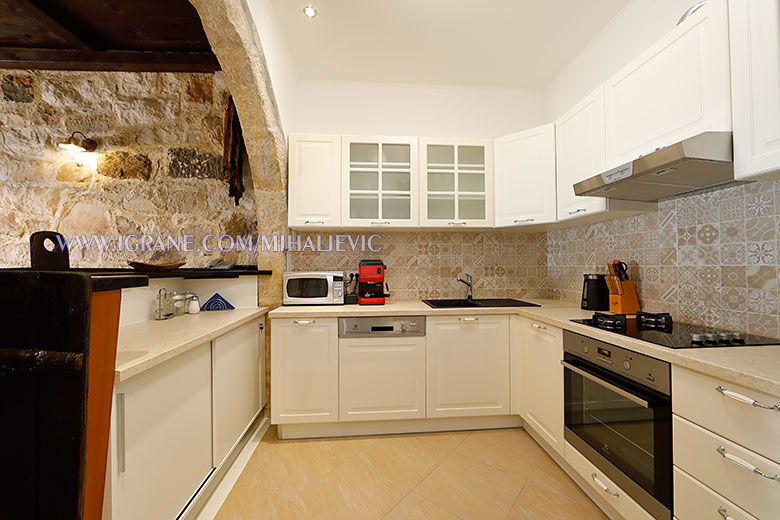 apartments Mihaljevi, Igrane - kitchen