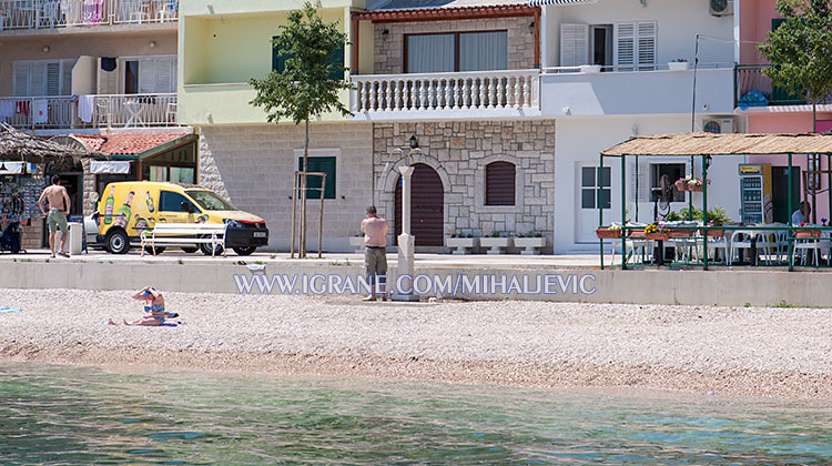 Igrane, apartments Danijel Mihaljevi - direct on the sea