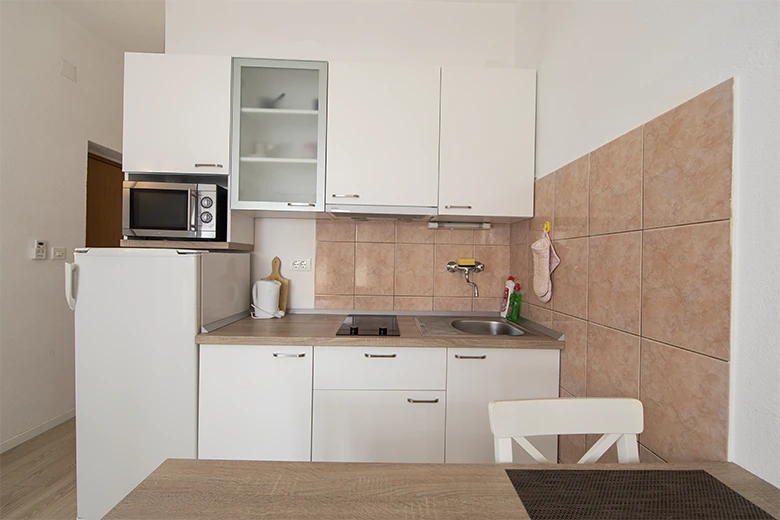 apartments Tončika, Igrane - kitchen