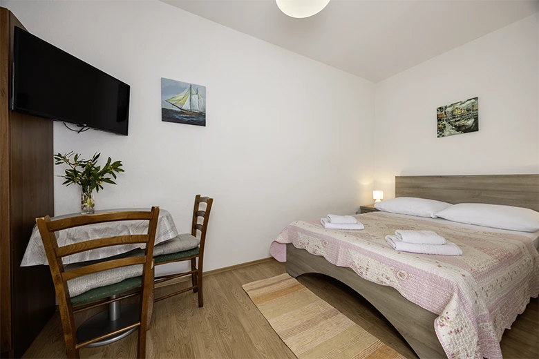 Apartments Grgo Talijančić, Igrane - bedroom