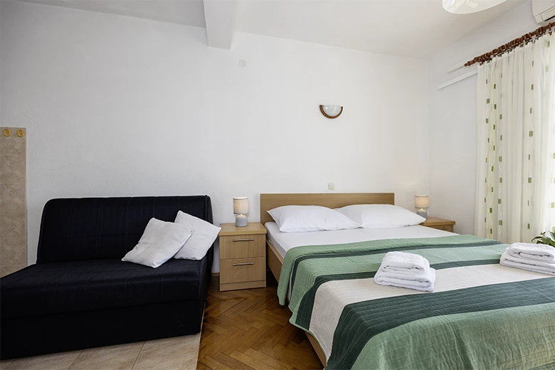 Apartments Grgo Talijančić, Igrane - bedroom