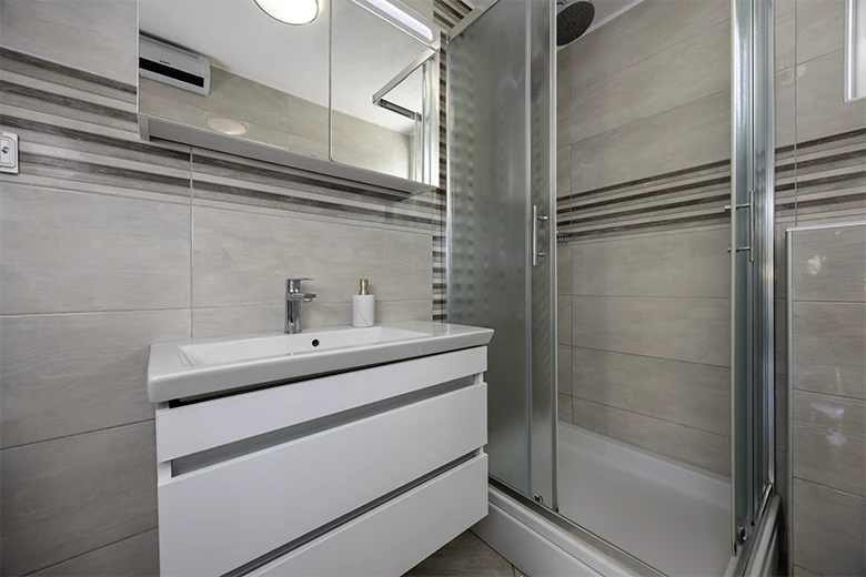 Apartments Grgo Talijančić, Igrane - bathroom