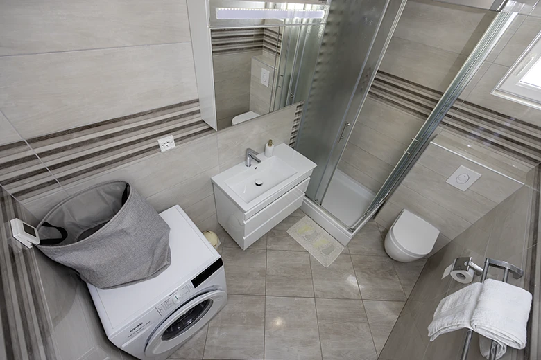 Apartments Grgo Talijančić, Igrane - bathroom