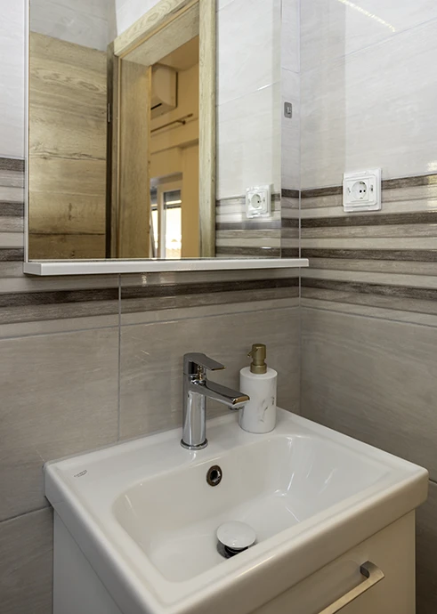 Apartments Grgo Talijančić, Igrane - bathroom sink