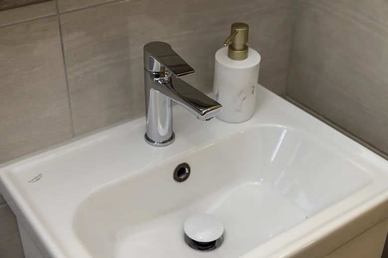 Apartments Grgo Talijančić, Igrane - bathroom sink