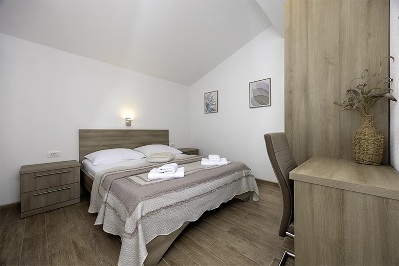 Apartments Grgo Talijančić, Igrane - bedroom
