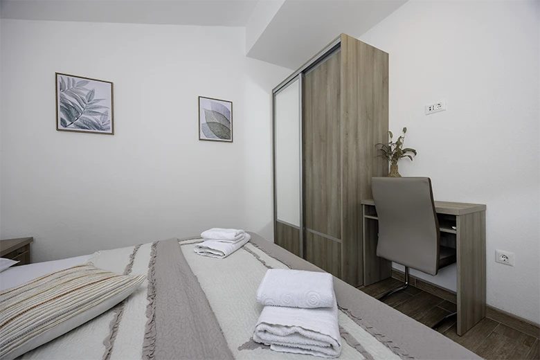 Apartments Grgo Talijančić, Igrane - bedroom