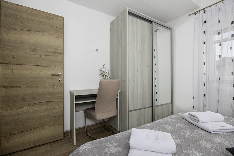 Apartments Grgo Talijančić, Igrane - bedroom