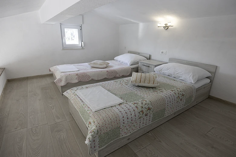 Apartments Grgo Talijančić, Igrane - bedroom