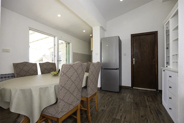 Apartments Jagoda Kumrić, Igrane - dining room
