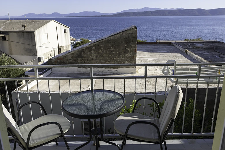 Apartments Jagoda Kumrić, Igrane - balcony with sea view