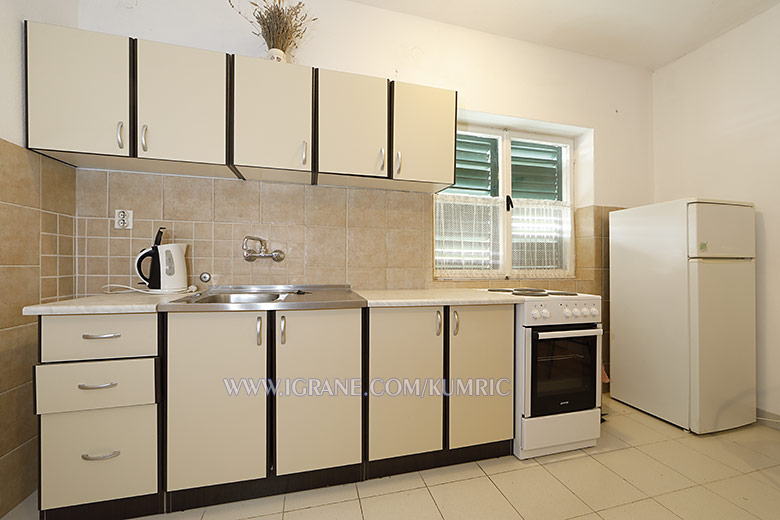 Apartments Jagoda Kumrić, Igrane - kitchen