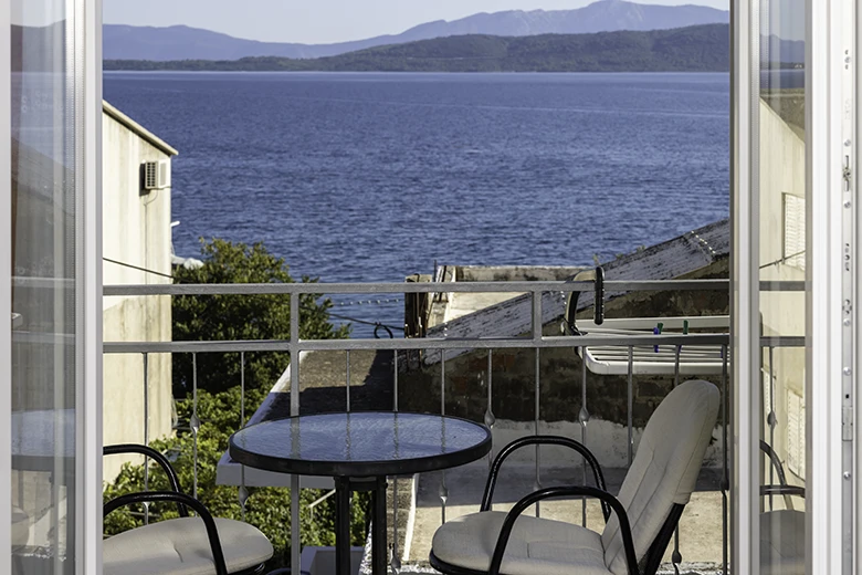 Apartments Jagoda Kumrić, Igrane - balcony with sea view