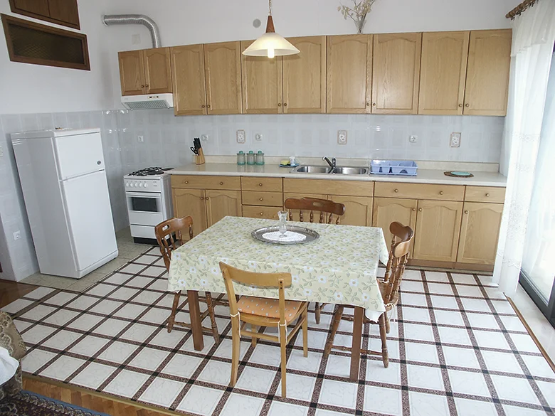 Apartments Bogomir Lulić, Igrane - kitchen