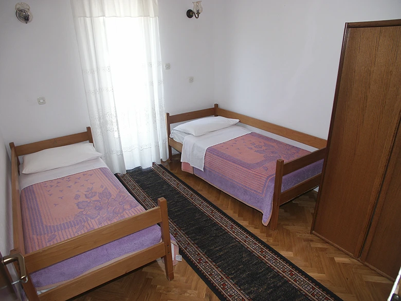 Apartments Bogomir Lulić, Igrane - bedroom