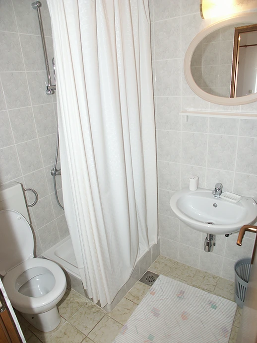Apartments Bogomir Lulić, Igrane - bathroom