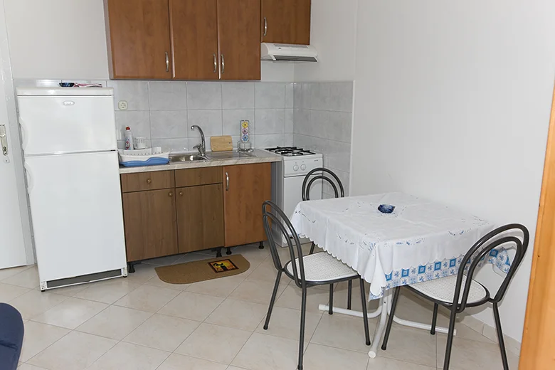 Apartments Bogomir Lulić, Igrane - dining room