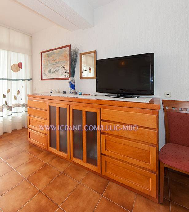 apartments Mijo Lulić, Igrane - TV