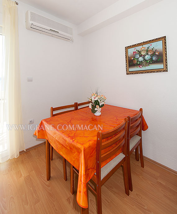 apartment Macan, Igrane - dining table