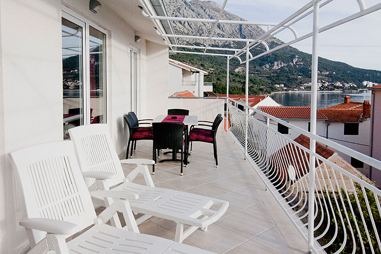 Apartments Miočević, Igrane - balcony with sea view