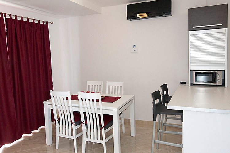 Apartments Miočević, Igrane - dining room