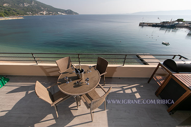 Apartments Ribica, Igrane - balcony with sea view