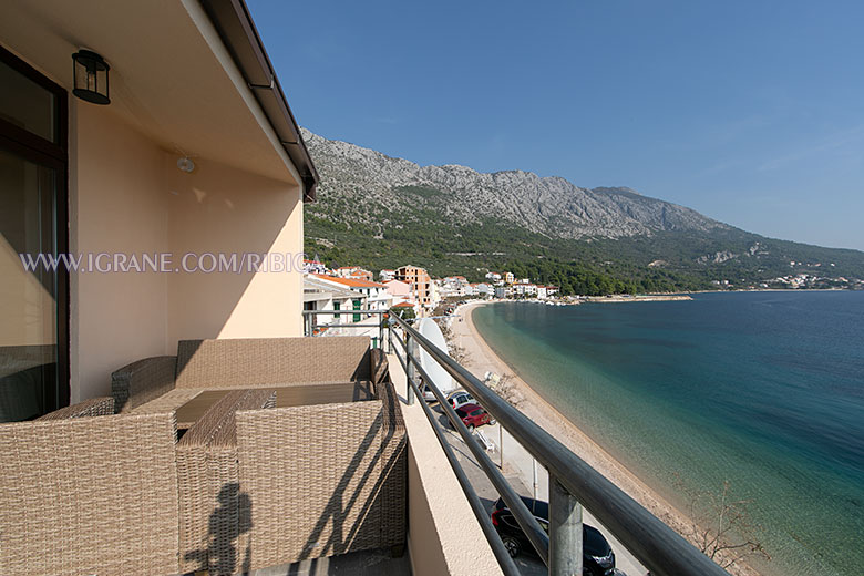 Apartments Ribica, Igrane - balcony with sea view