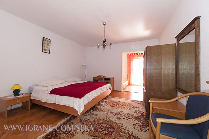 apartment Seka, Igrane - large bedroom