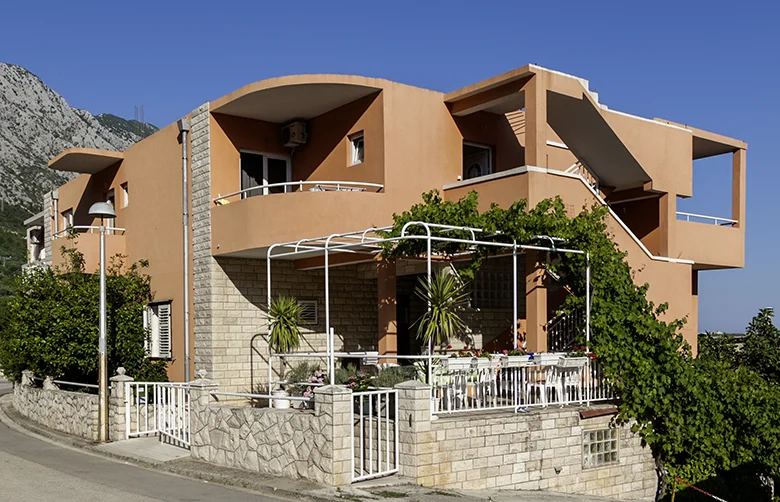 apartments Snježana, Igrane, house