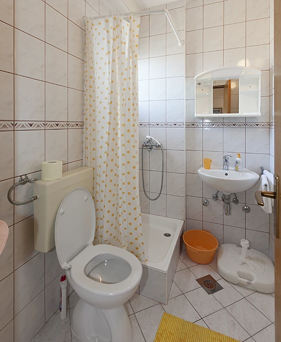 apartments Tončika, Igrane - bathroom