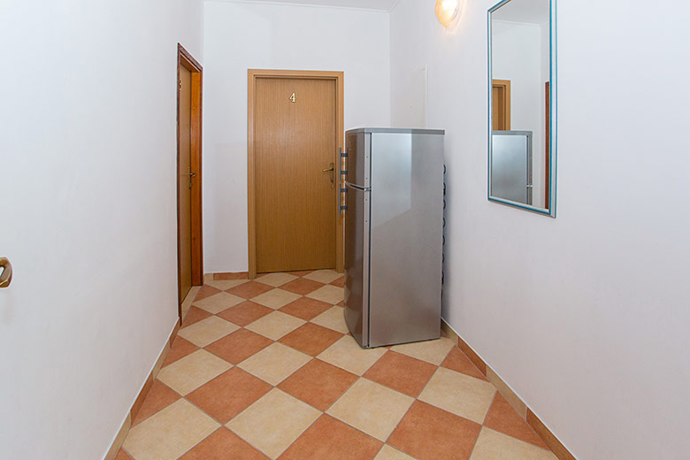 apartments Zdravko, Igrane - hall